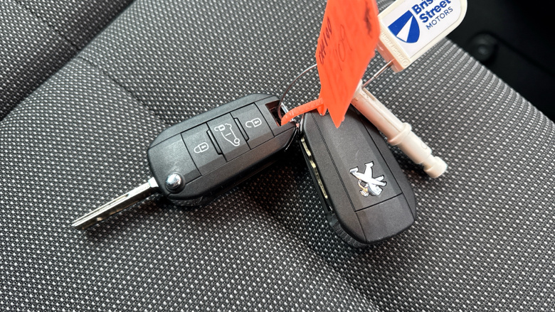 Peugeot Partner E-Standard 800 100kW 50kWh Professional Premium + Van Auto